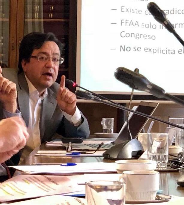 Profesor de Escuela de Ciencia Política expone ante Comisión de Hacienda del Senado en proyecto sobre ley del Cobre