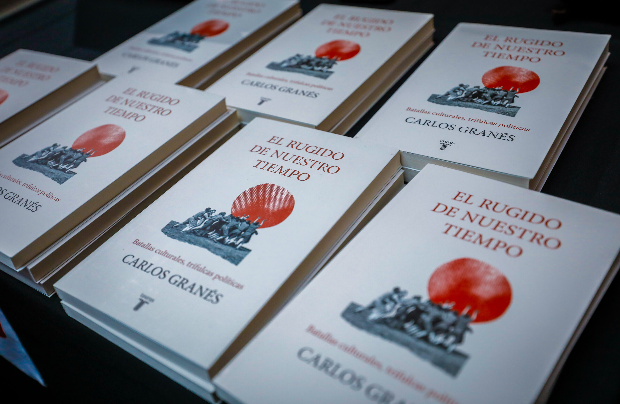 Antropólogo Carlos Granés presentó su nuevo libro en la UDP: El rugido de nuestro tiempo: batallas culturales, trifulcas políticas