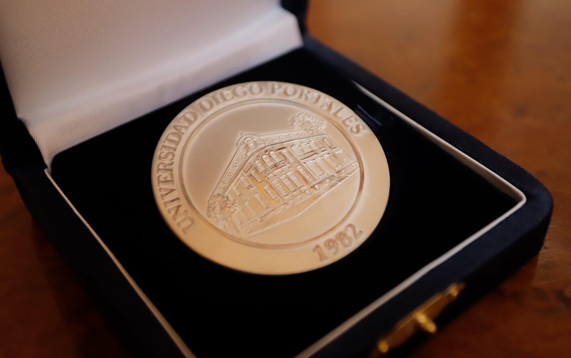 Universidad destaca a seis alumni por su contribución al desarrollo del país